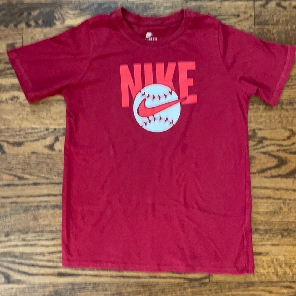 3 ❤️ for $30 Nike baseball  red  t shirt size large